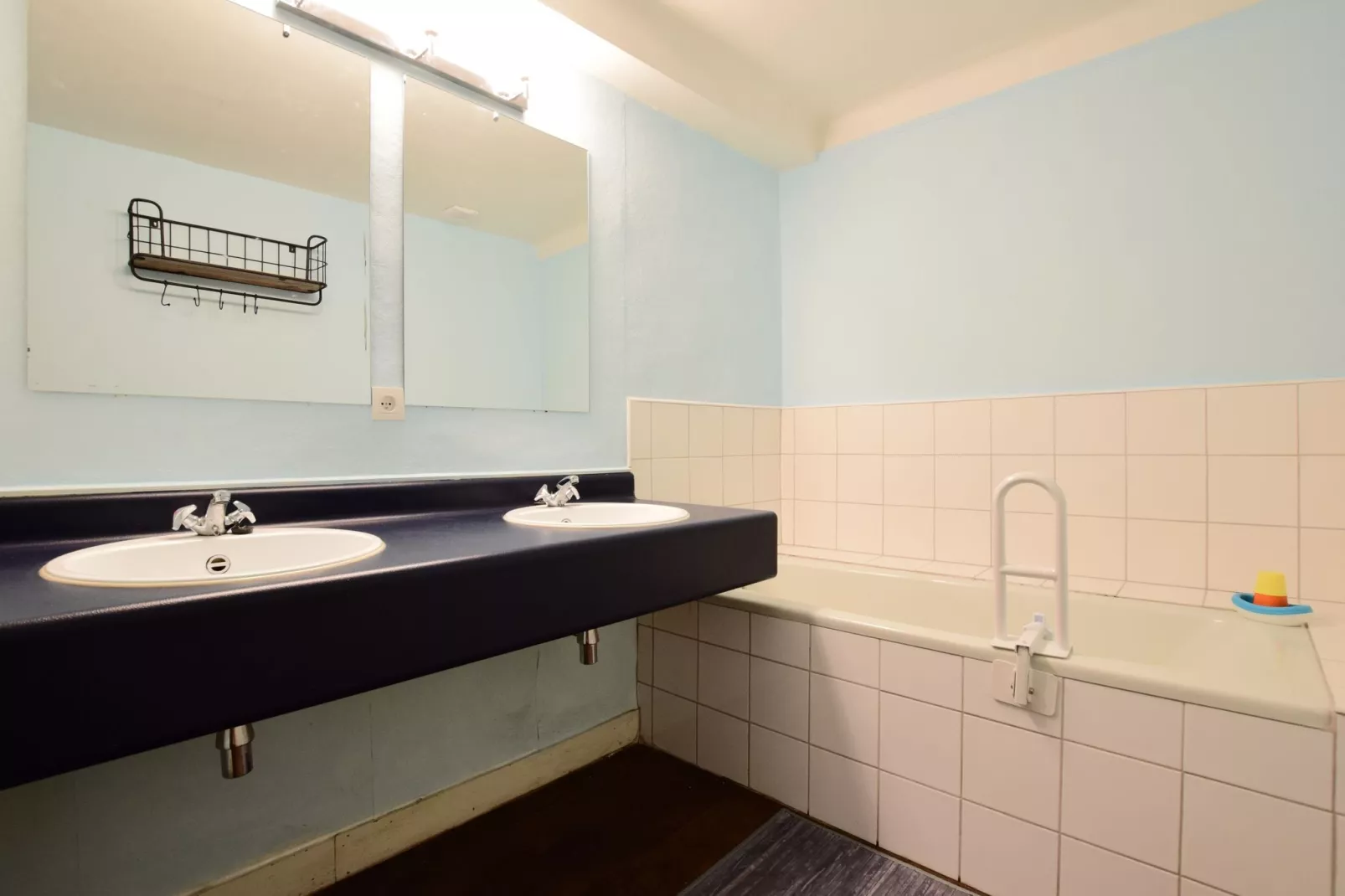 Le Gite de Saint Gilles-Badezimmer