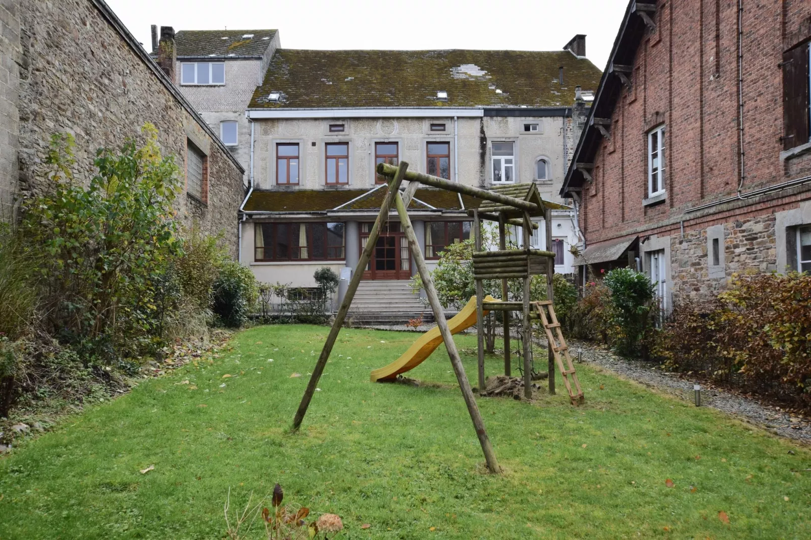 Le Gite de Saint Gilles-Gärten Sommer