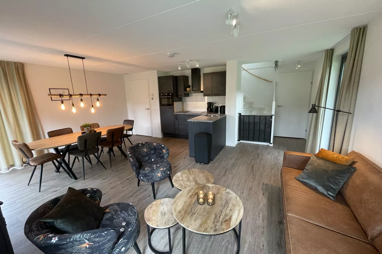 Energievriendelijk 't Brummelhuus H556-Dining room