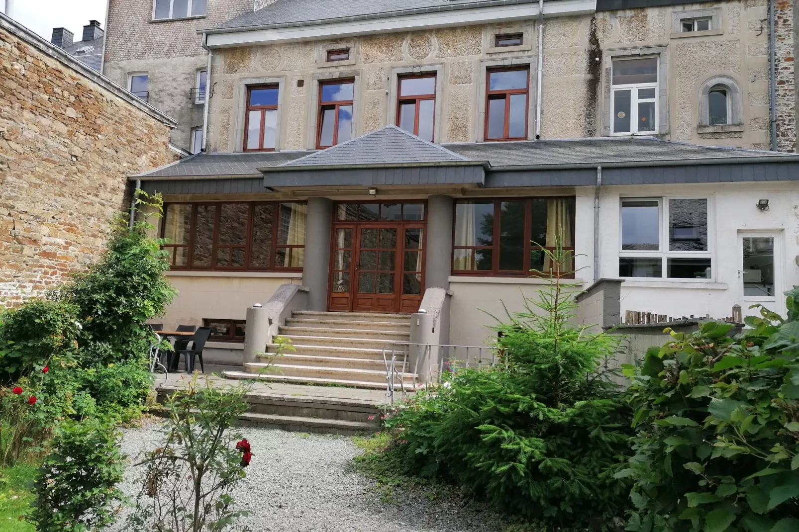 Le Gite de Saint Gilles-Außenbereich Sommer
