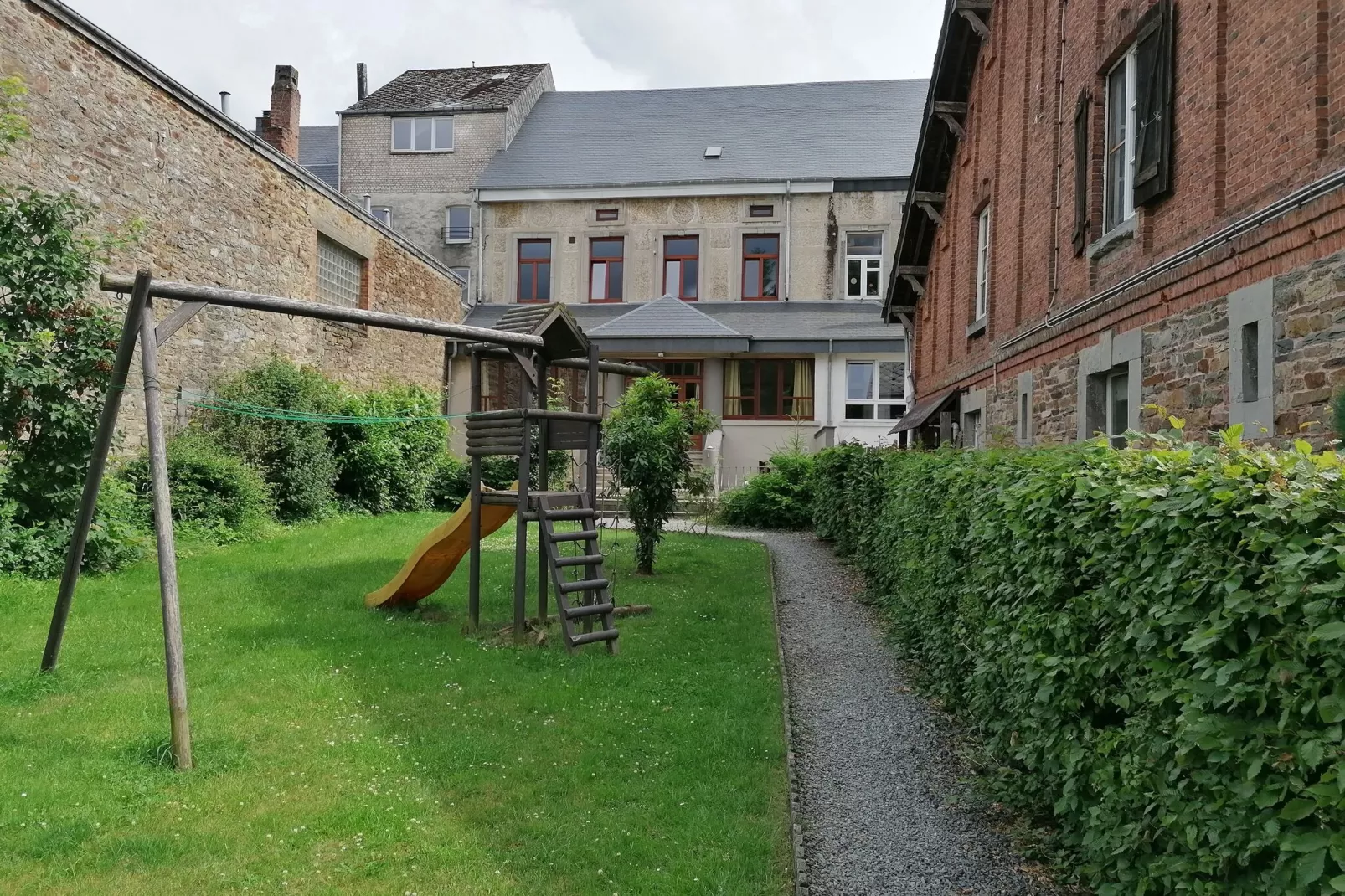Le Gite de Saint Gilles-Außenbereich Sommer