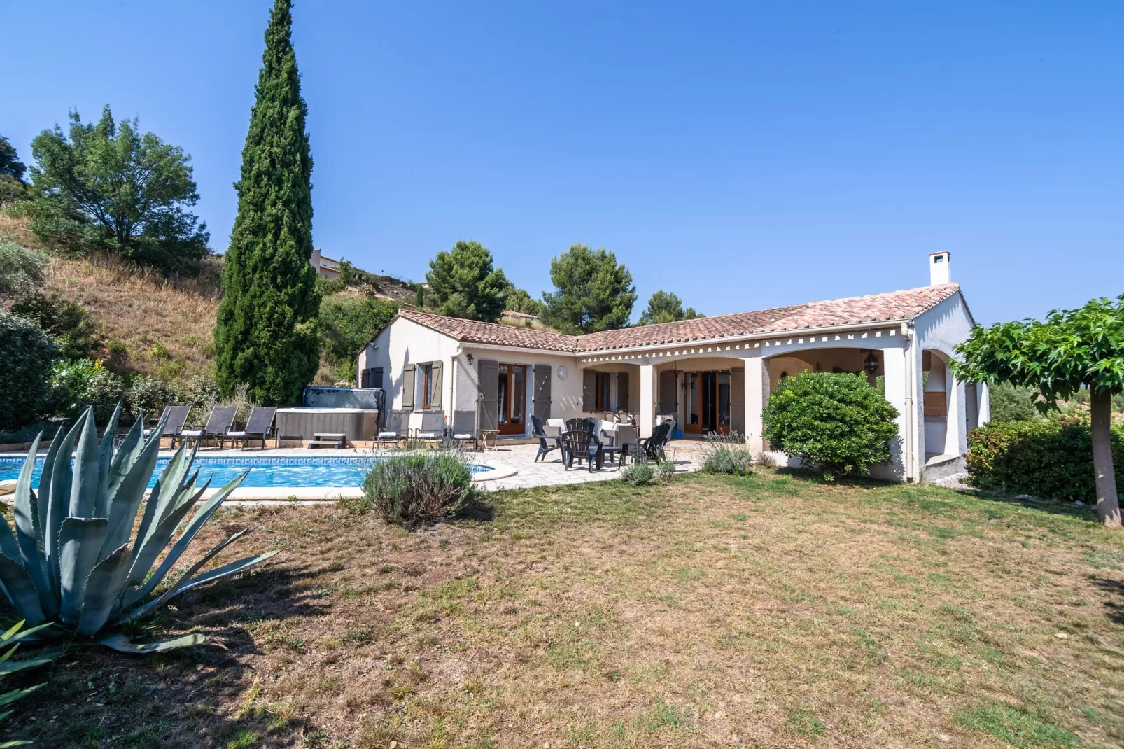 Villa Les Veinards-Exterior summer