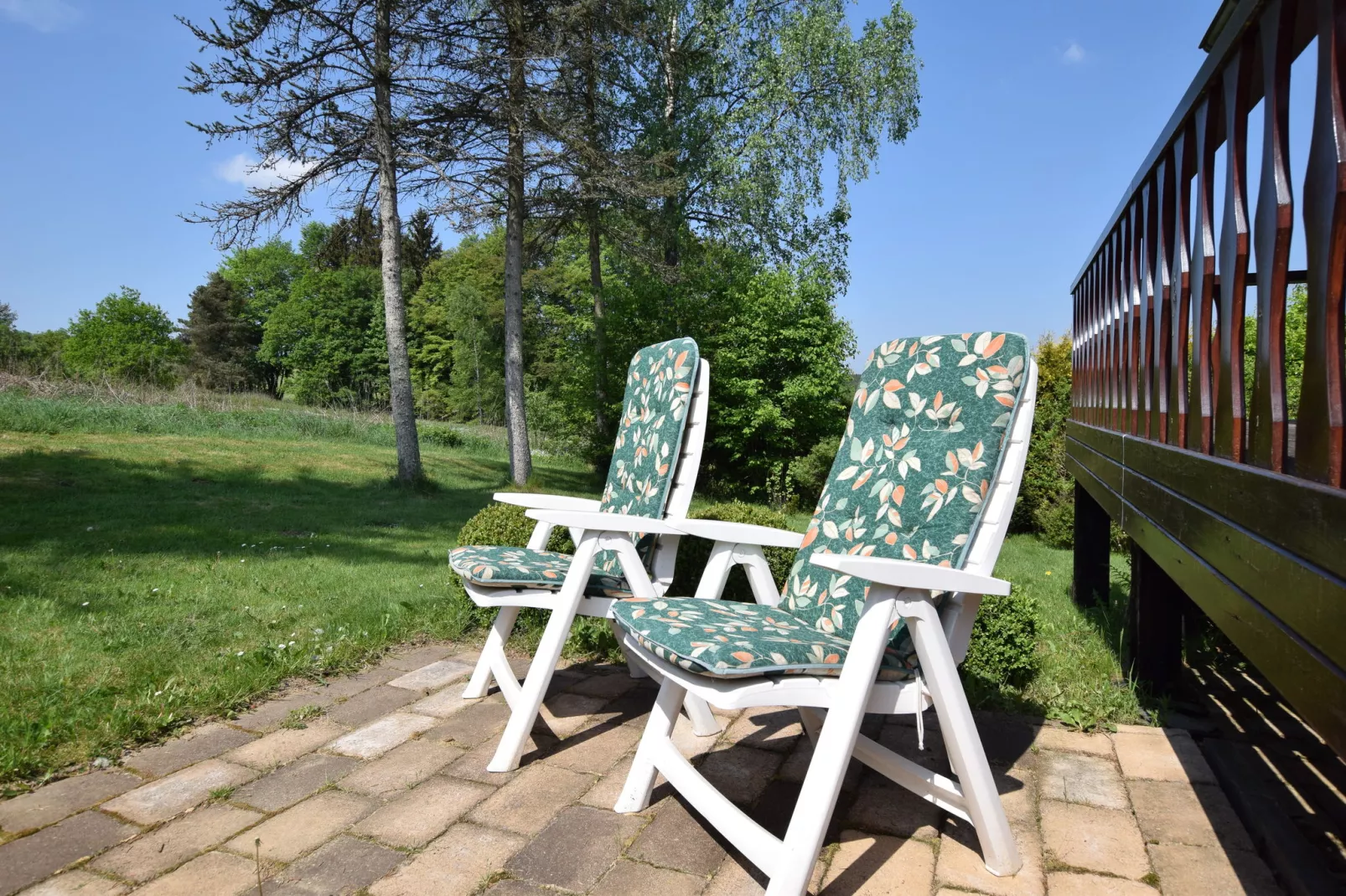 Le Chalet de Cherapont-Gardens summer