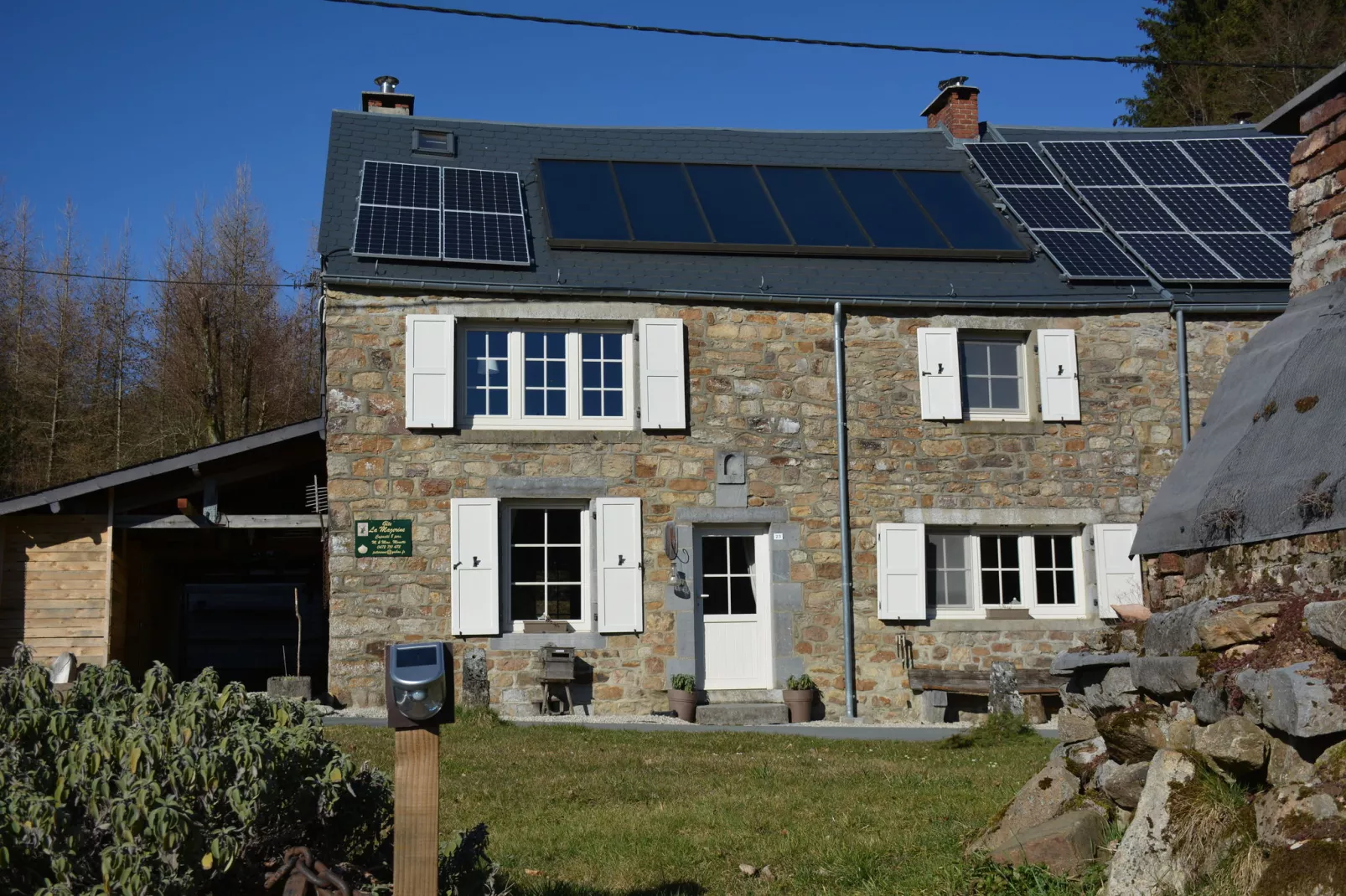 La Mazerine-Exterior summer
