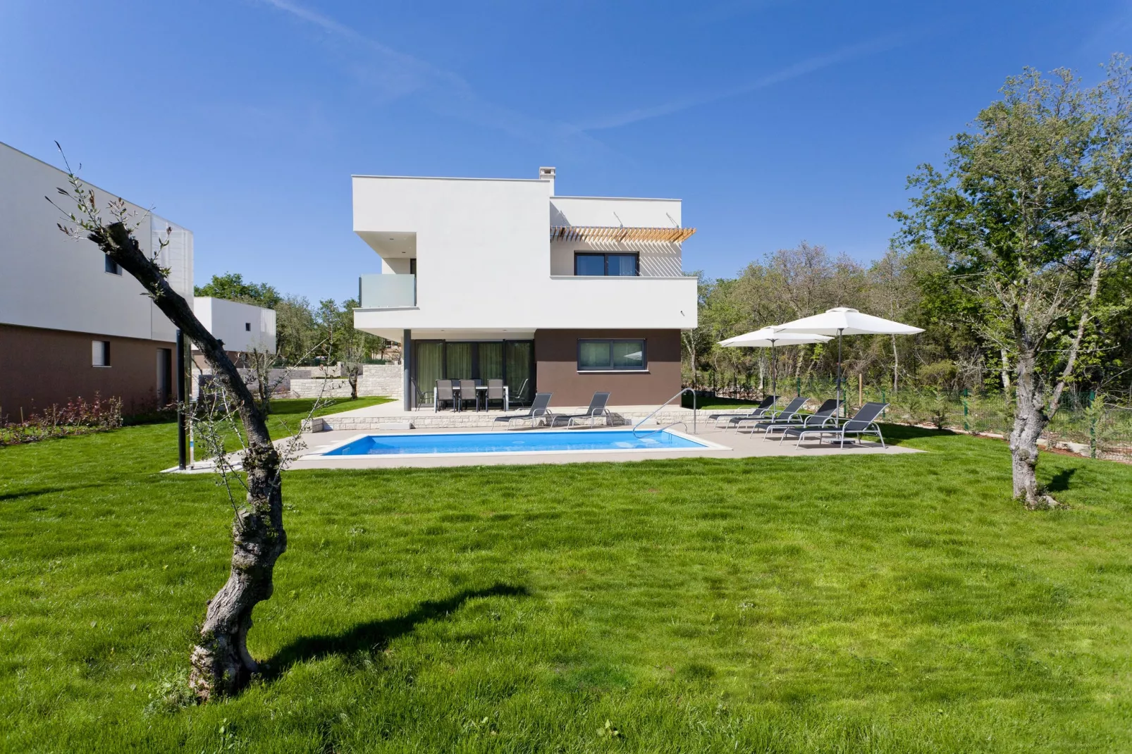 Villa Amaris-Gardens summer