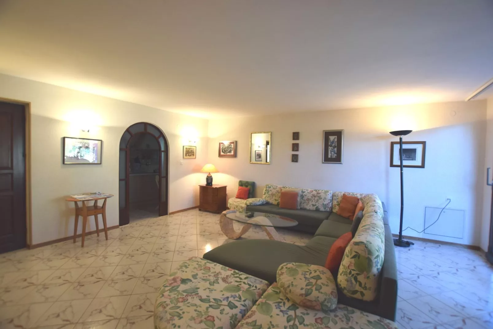 Sara-Living room