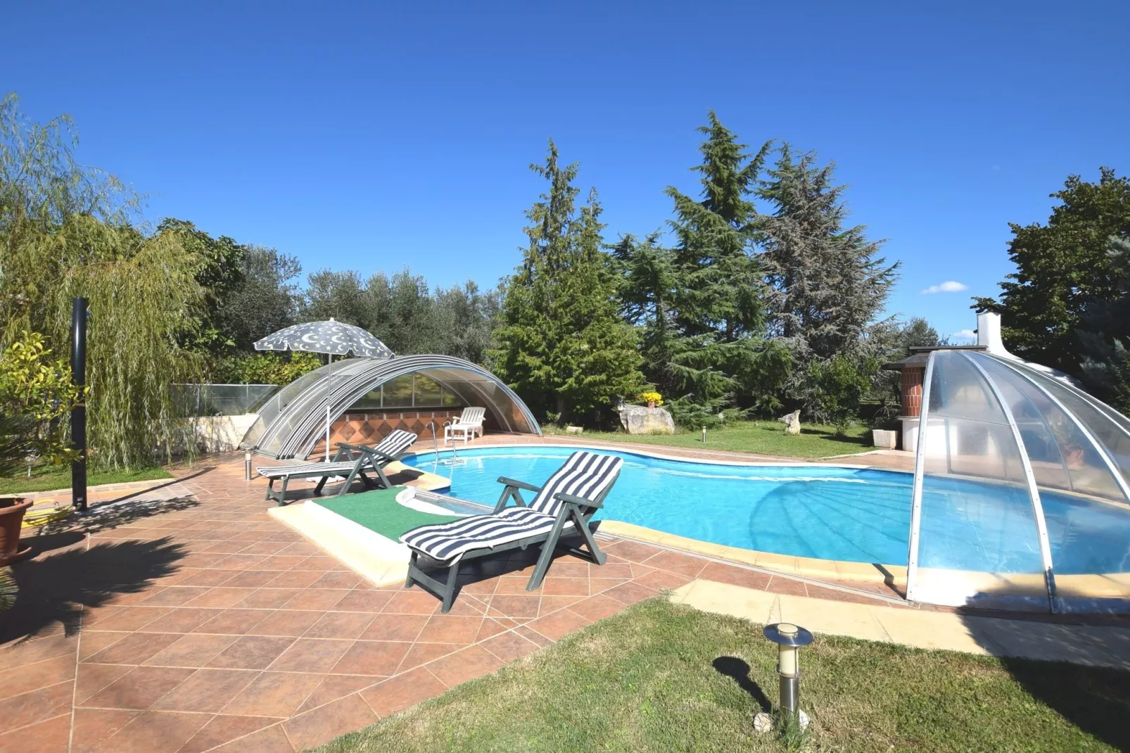 Sara-Pool