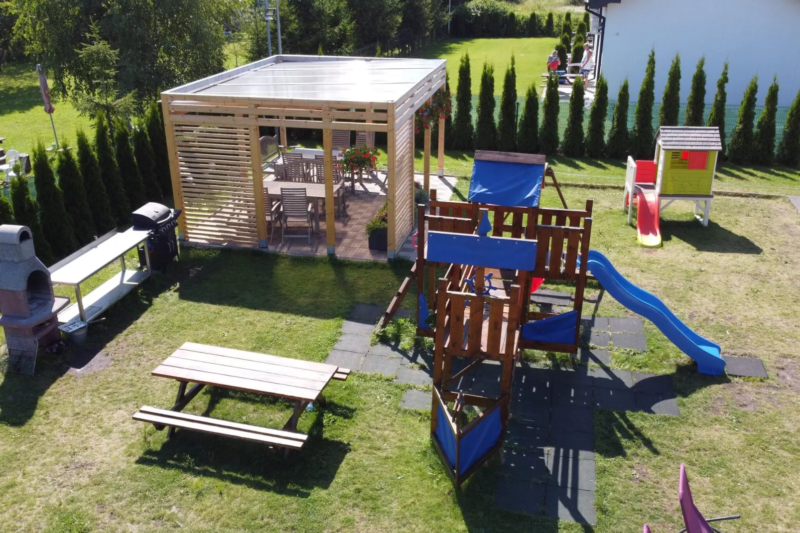 Domy wakacyjne przy Bałtyckiej Grzybowo-Gardens summer