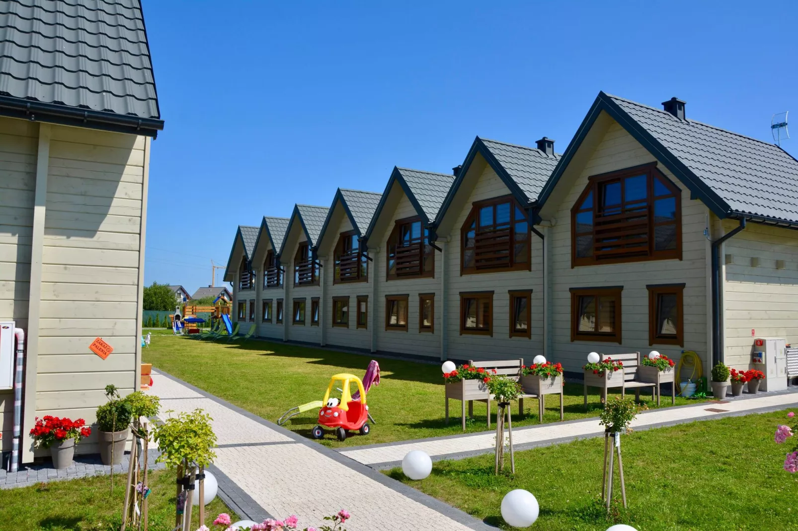 Domy wakacyjne przy Bałtyckiej Grzybowo-Gardens summer