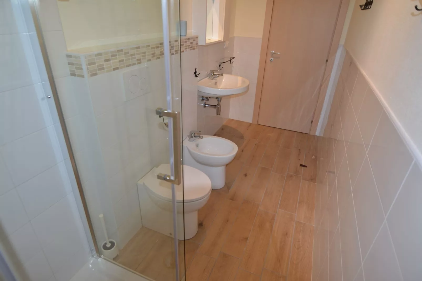 Venturi Olive-Bathroom