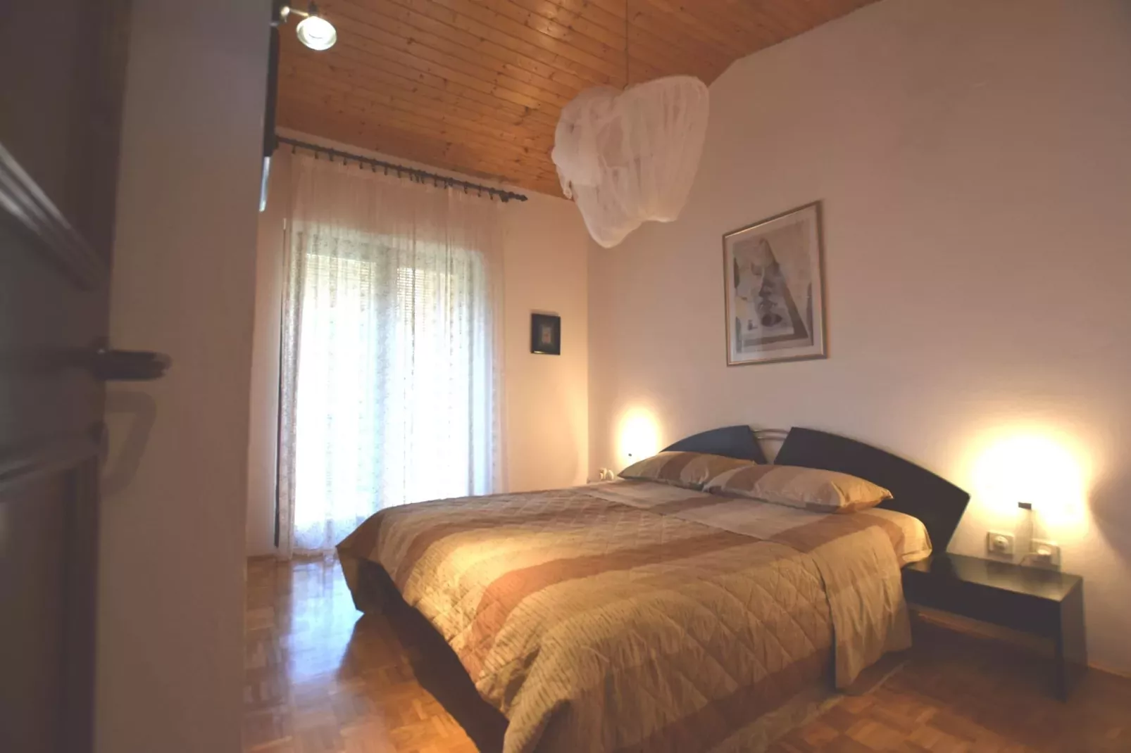 Sara-Bedroom