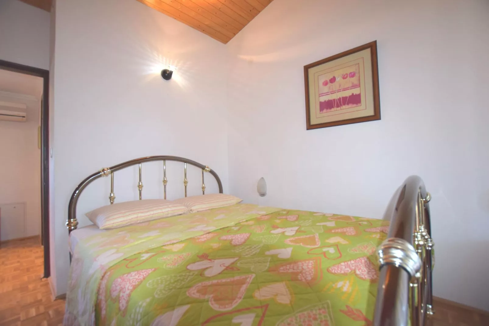 Sara-Bedroom