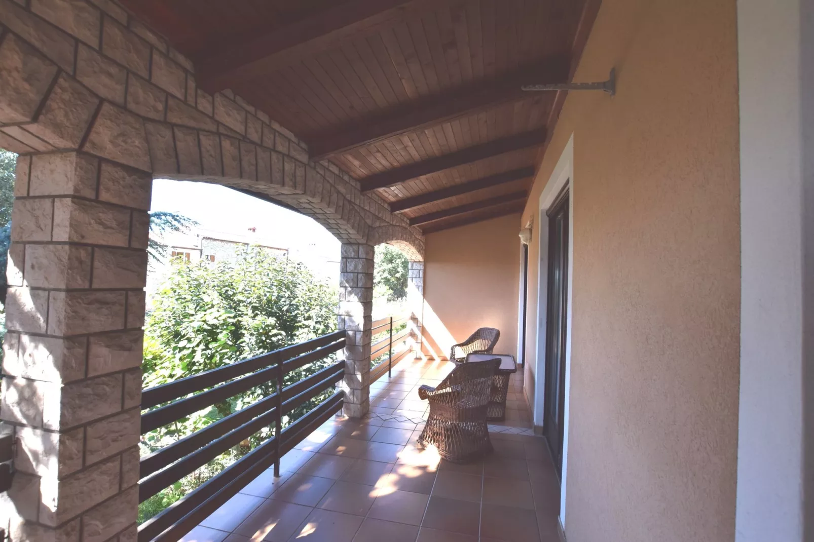 Sara-Terrace balcony
