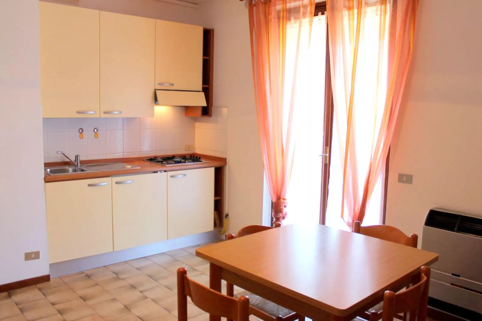 Sole del Garda iSei-Dining room