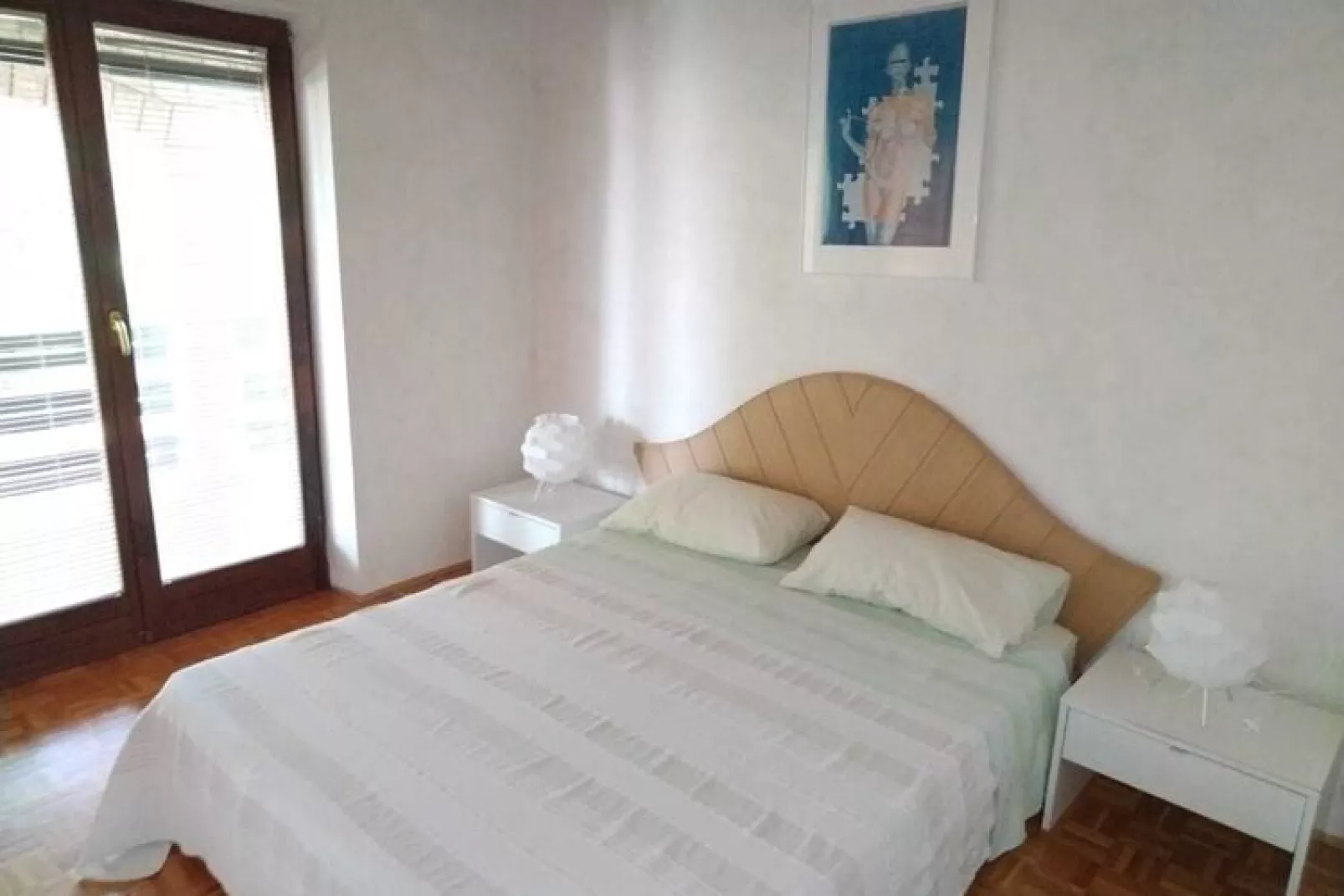 Sara-Bedroom