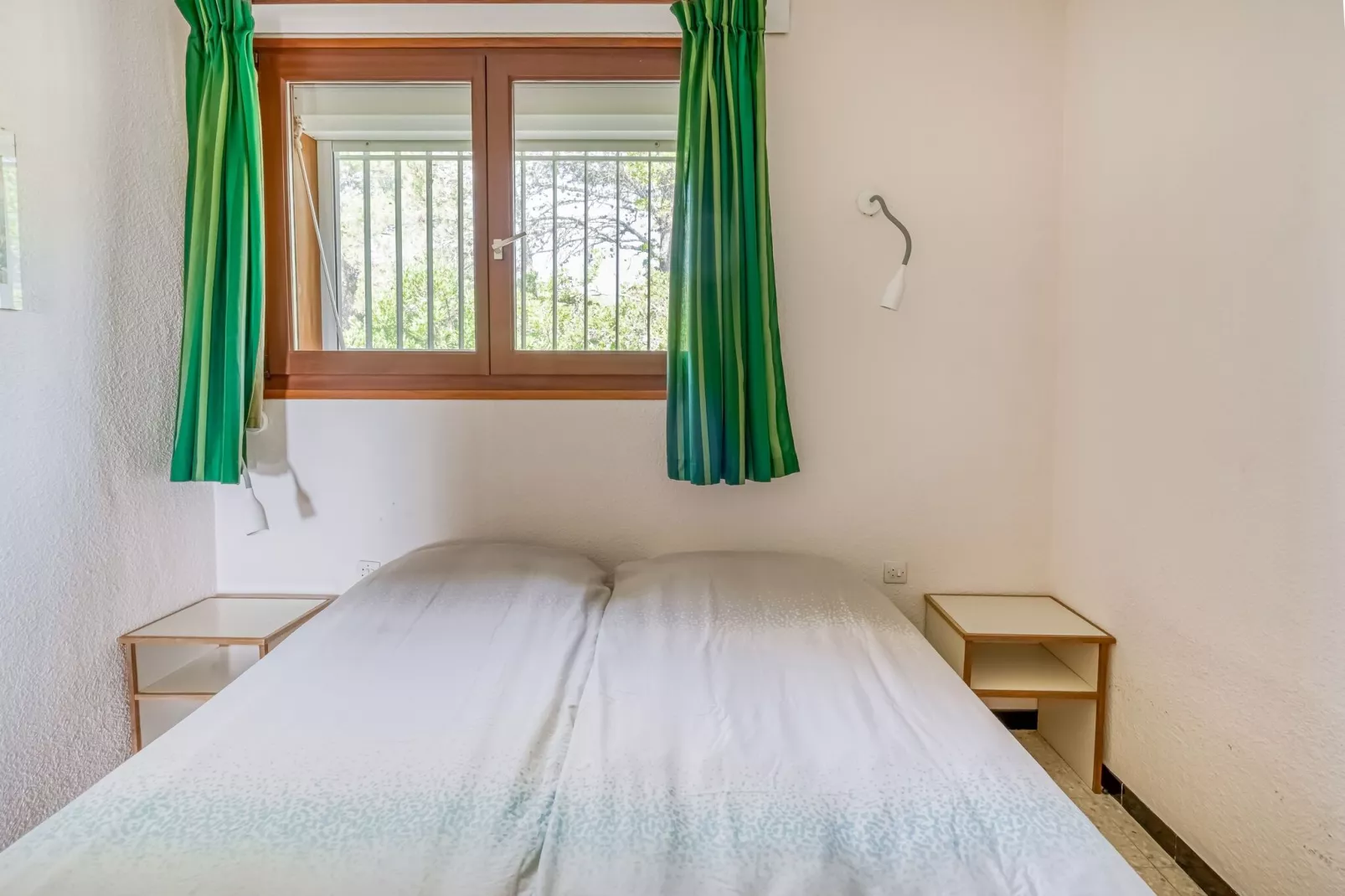 La Tinasse-Bedroom
