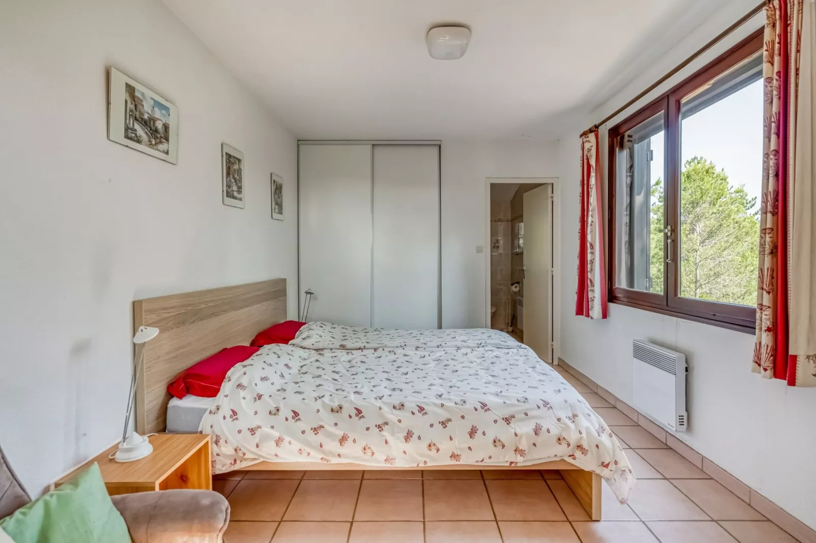 La Tinasse-Bedroom