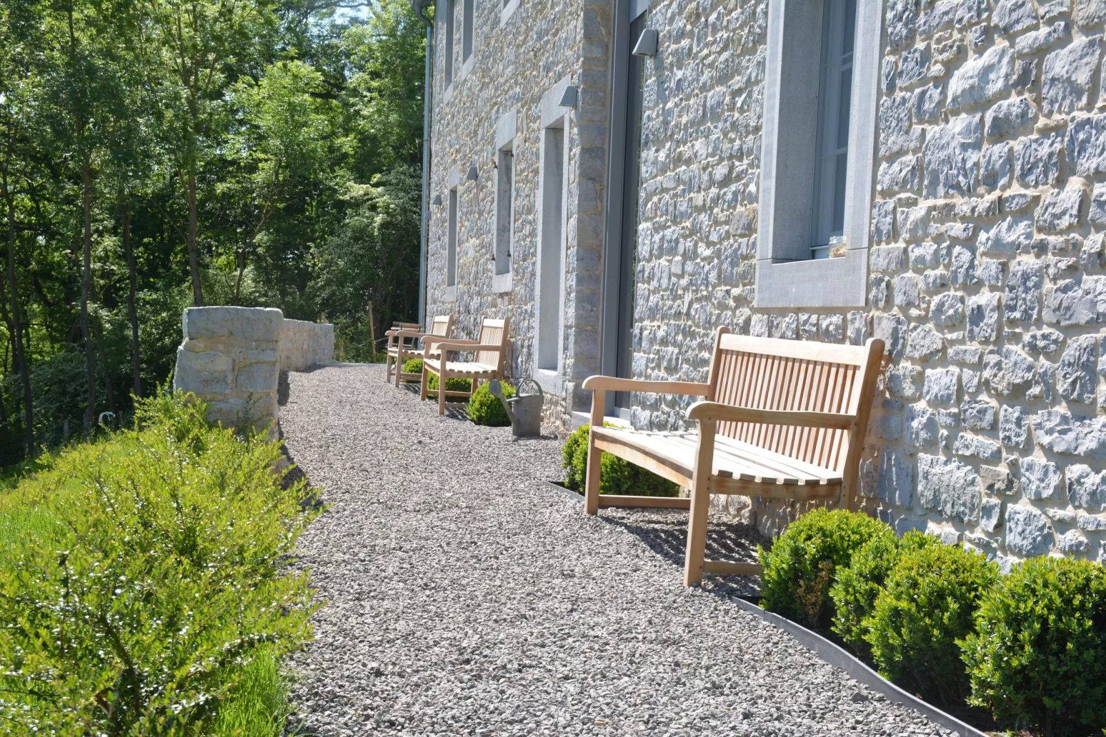 Chant des Pierres-Exterior summer