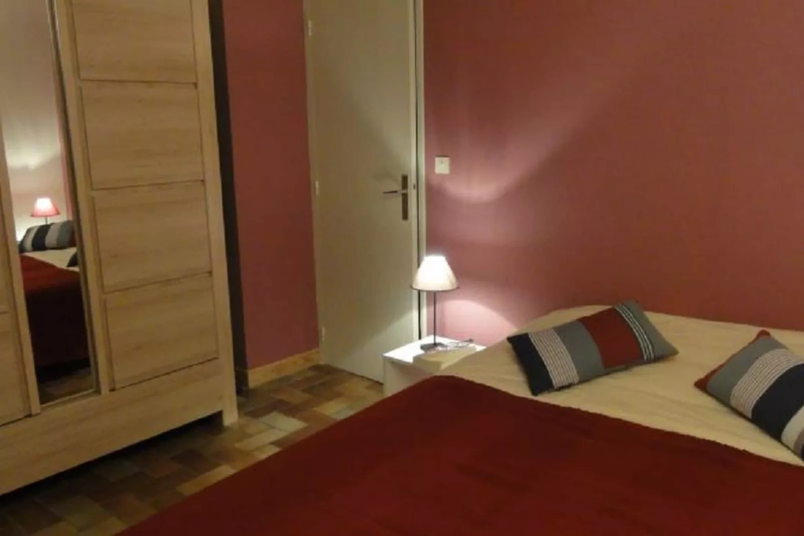 L'Oustal de Vieussan-Bedroom
