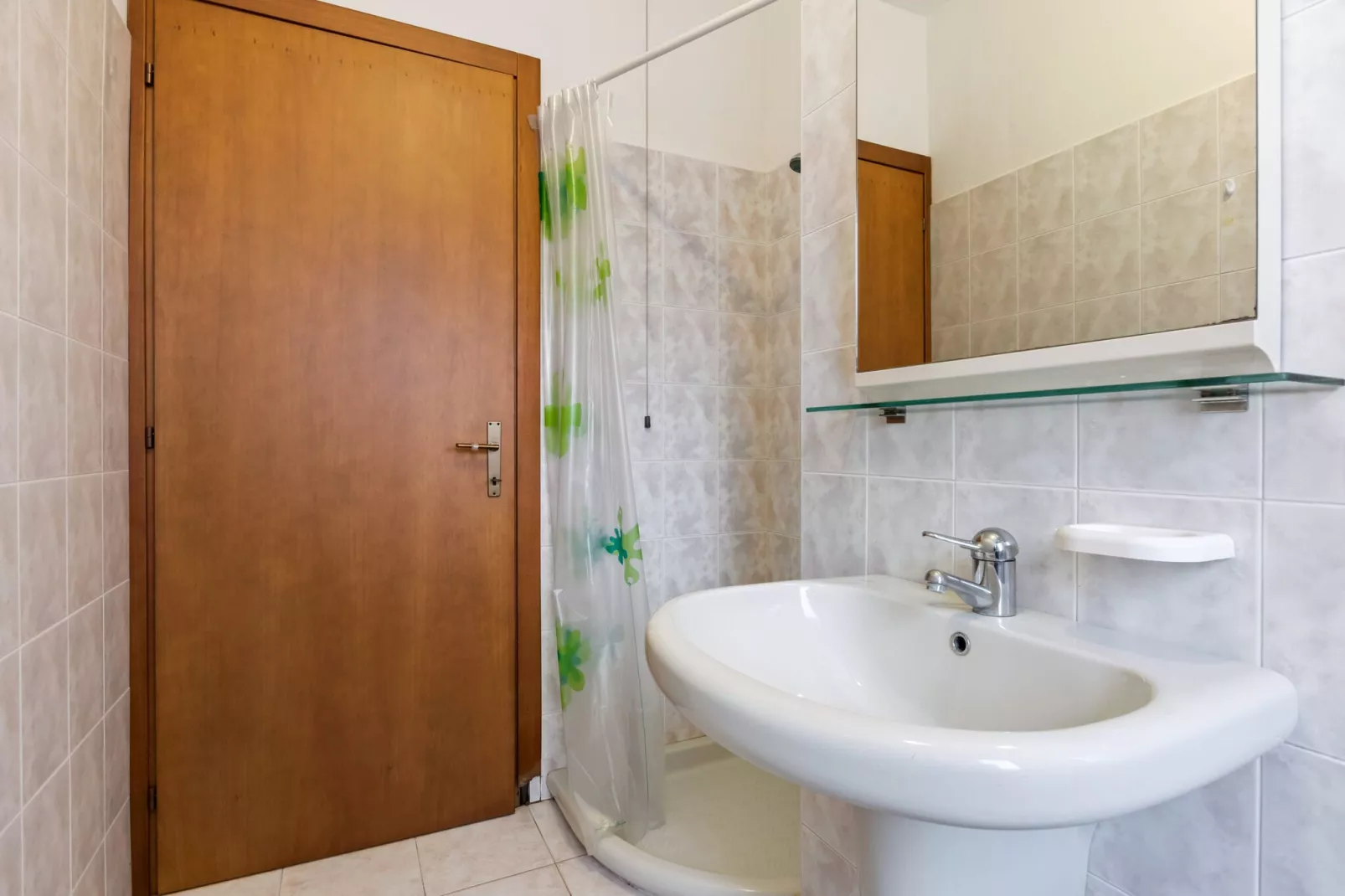 Chiara Otto-Bathroom