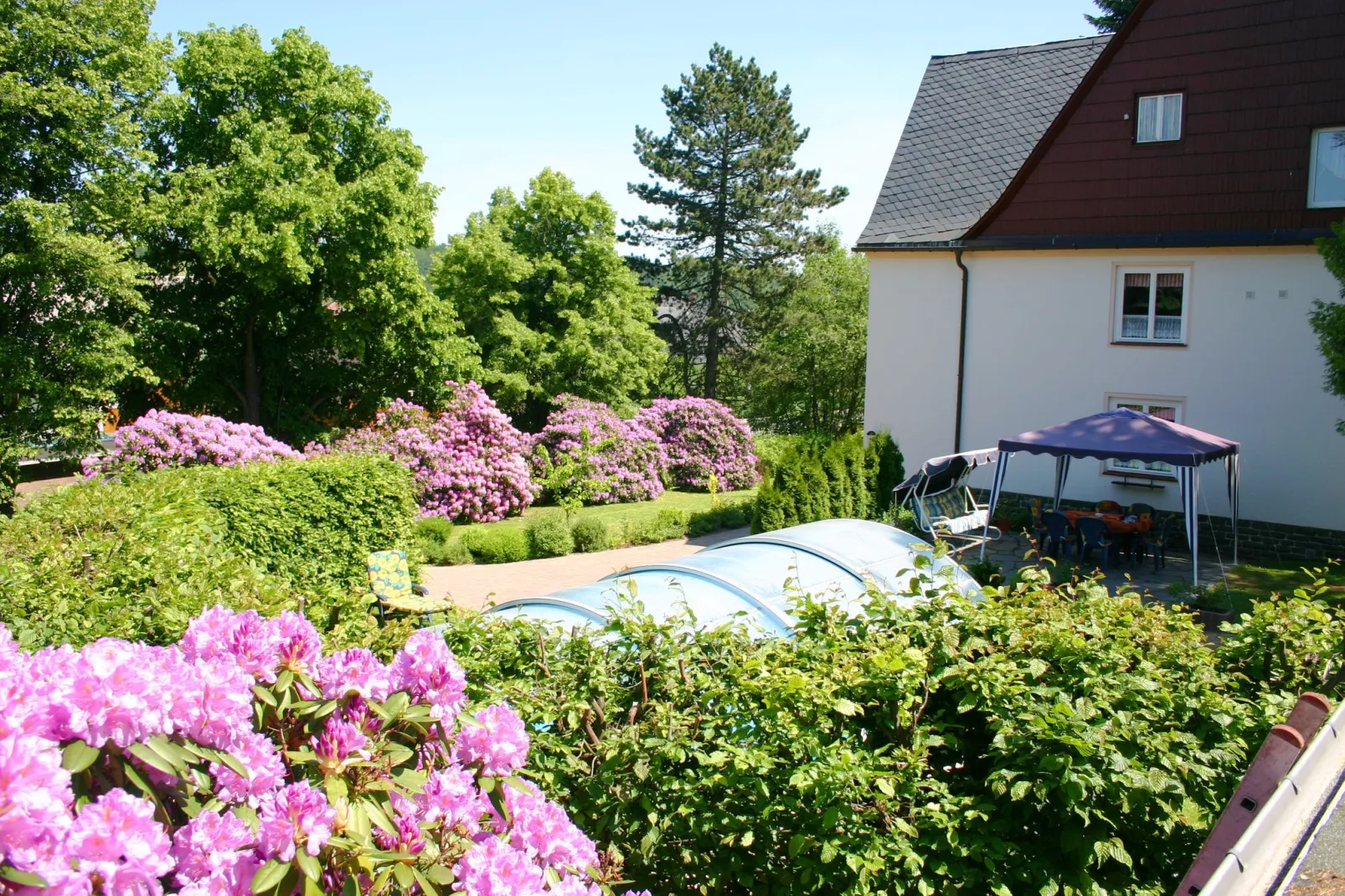 Im Erzgebirge-Exterior in summer