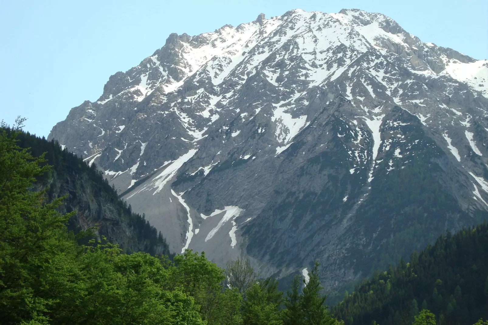 Mountain Lodge Brand-Areas summer 20km