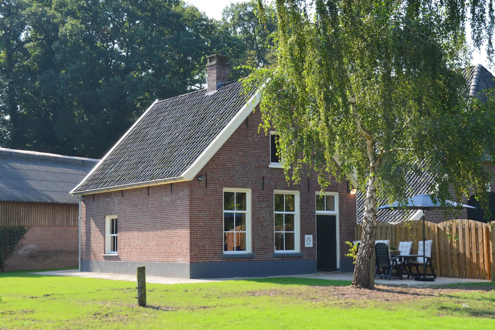 Bakhuus-Exterior summer