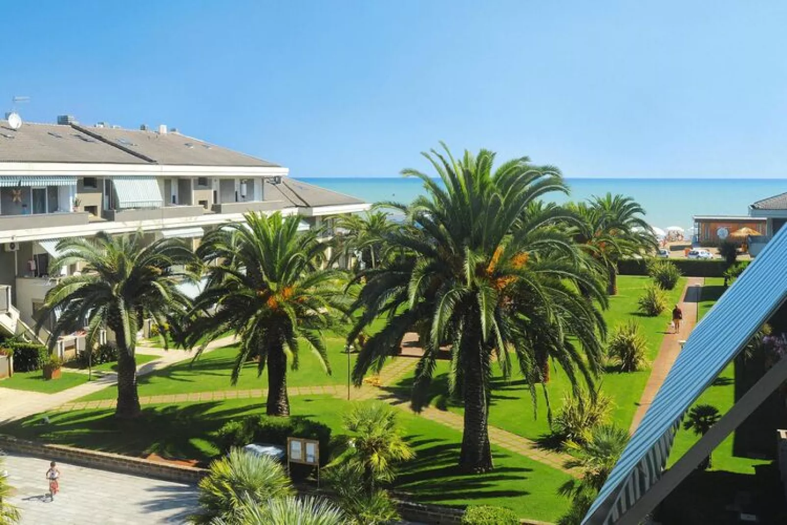 Residence Ideale Silvi Marina - Mono-Gärten Sommer
