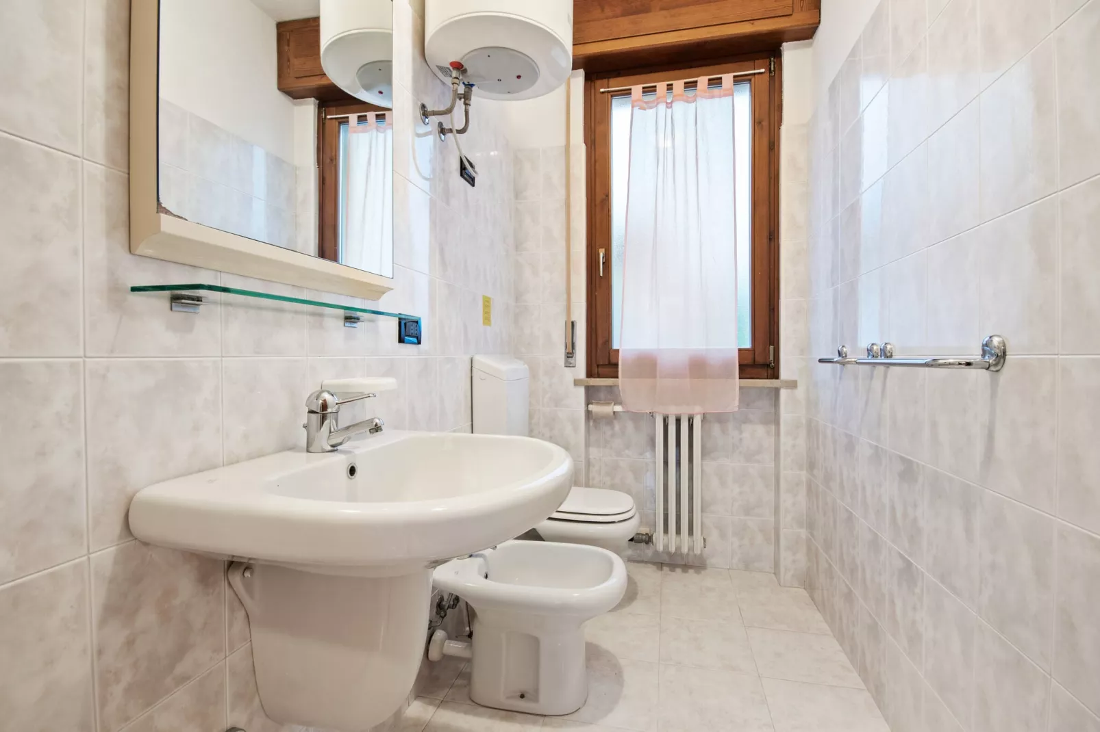 Chiara Dodici-Bathroom