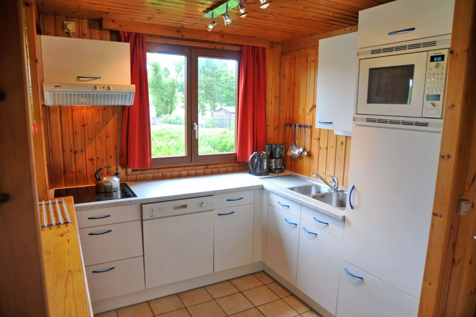 Le Refuge-Kitchen