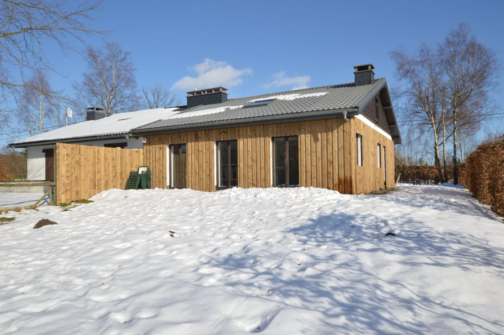 Le Spinetty-Exterior winter