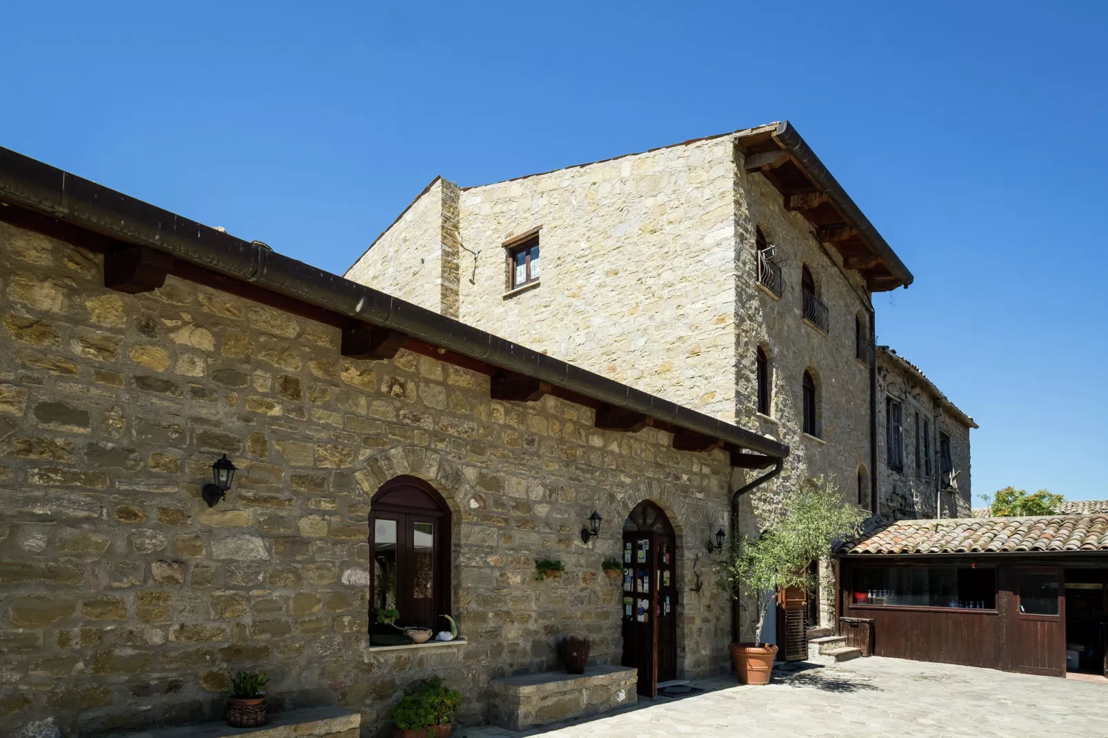 Echifaldo-Exterior summer
