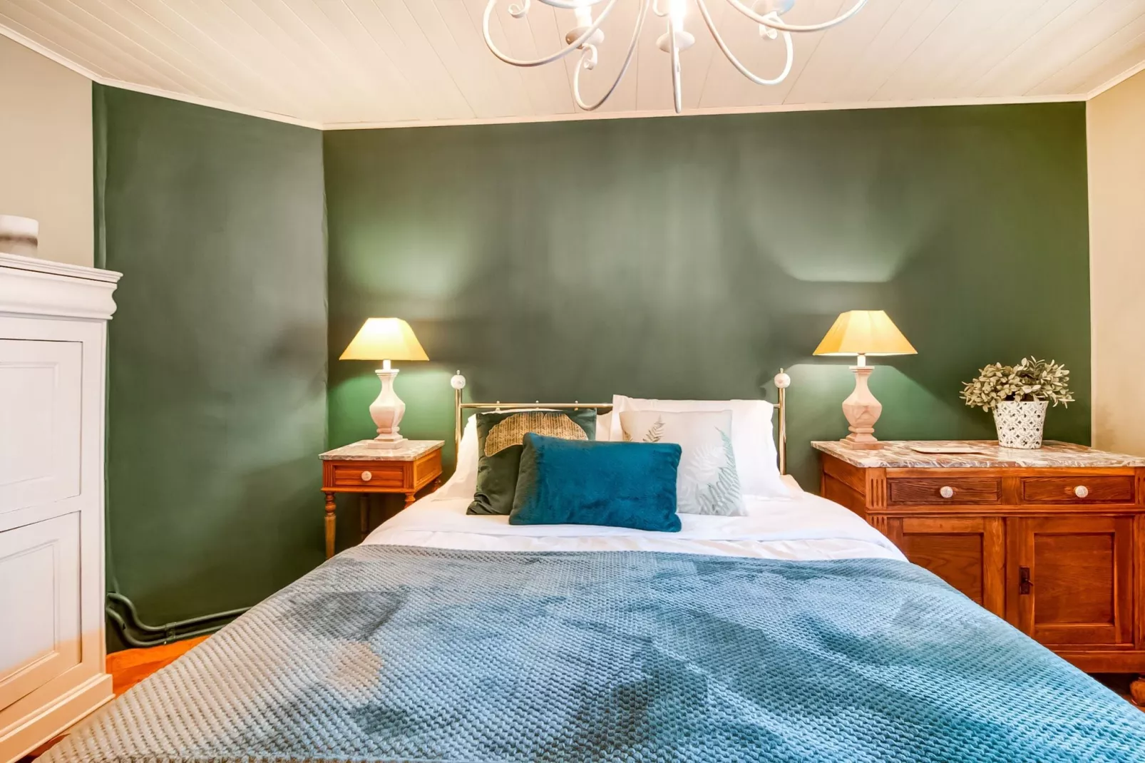 Les Pénates-Bedroom