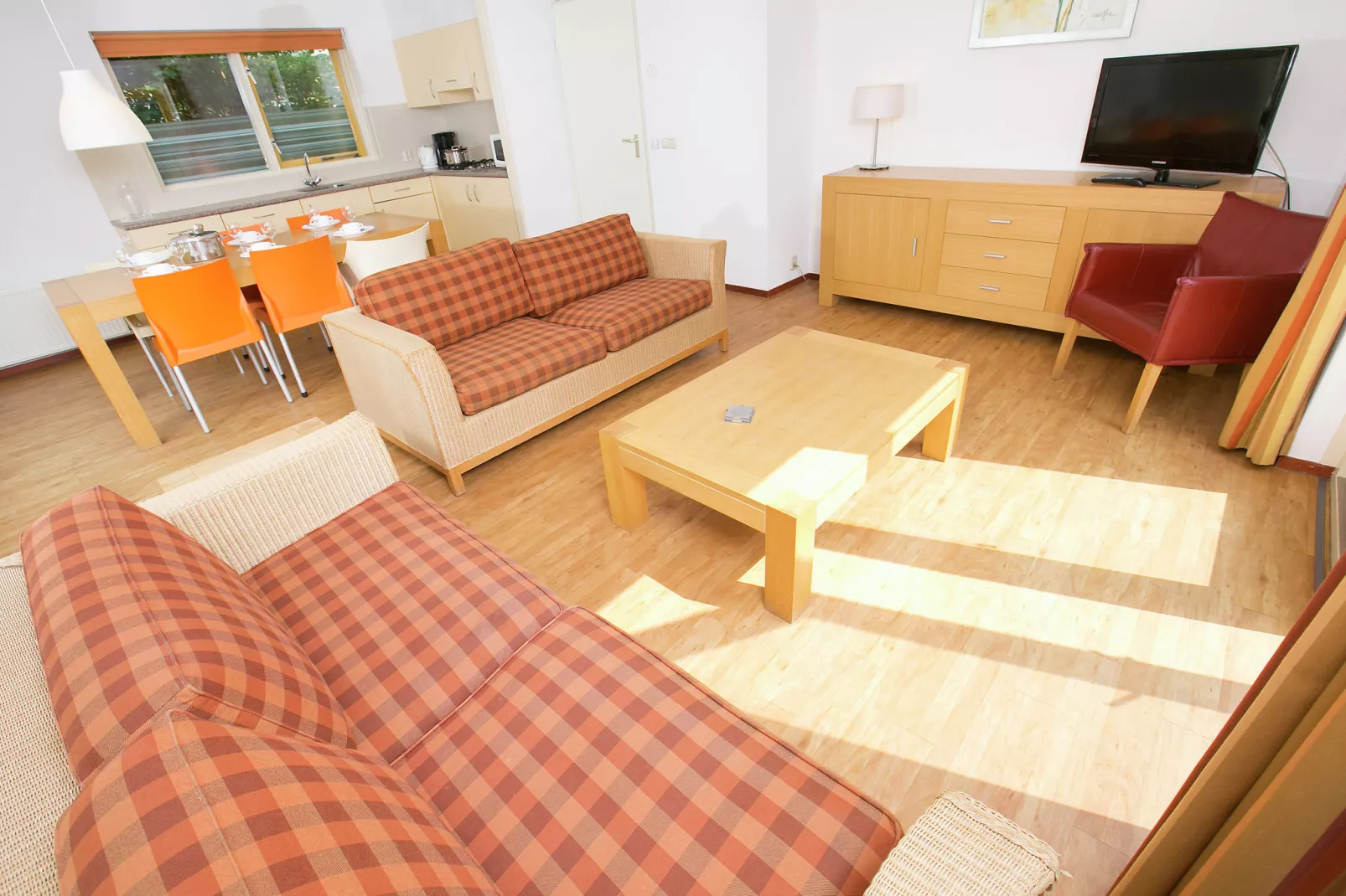 Bungalowpark Hoenderloo 2-Living room