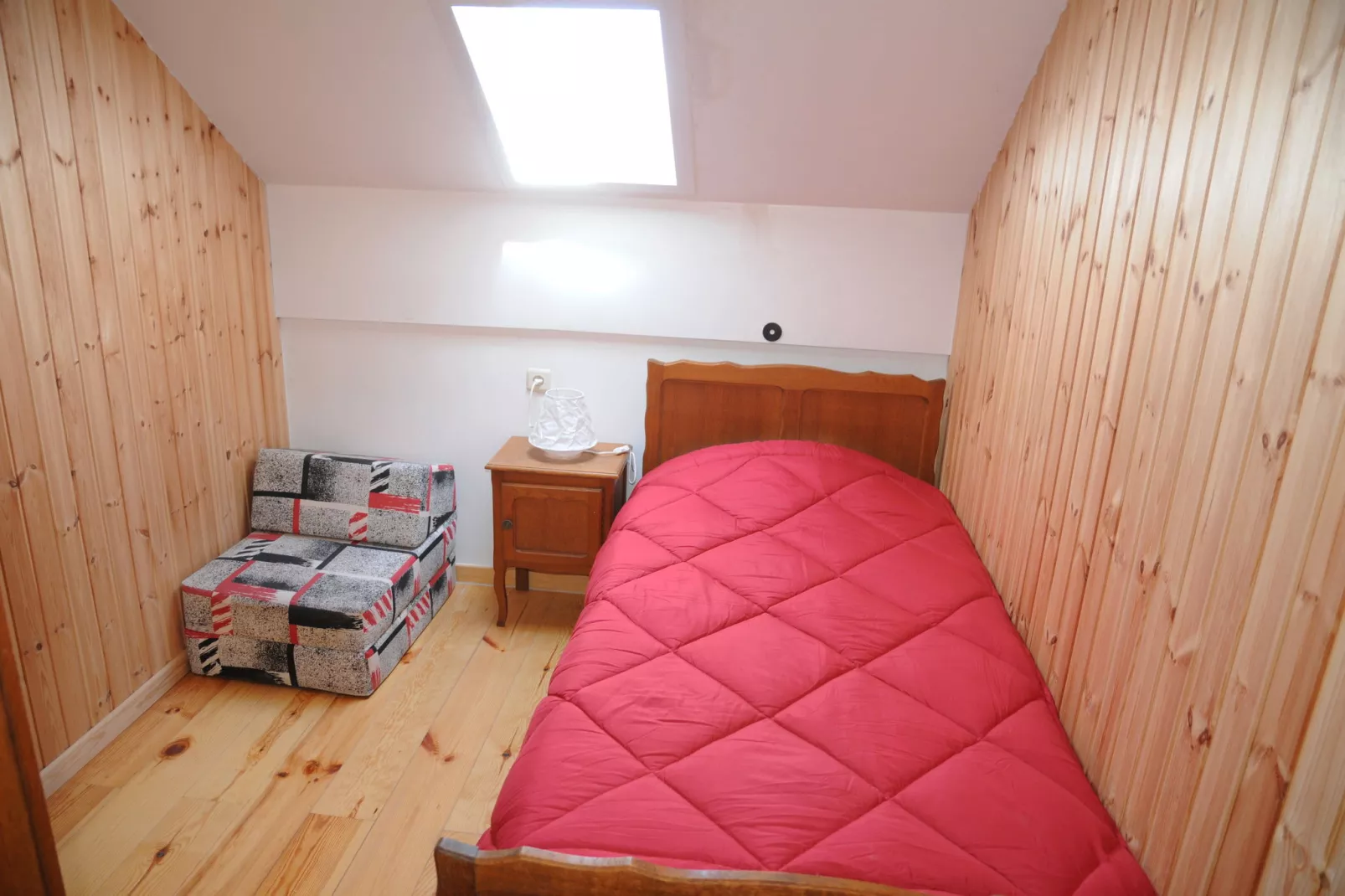 A cote de l'epicerie-Bedroom