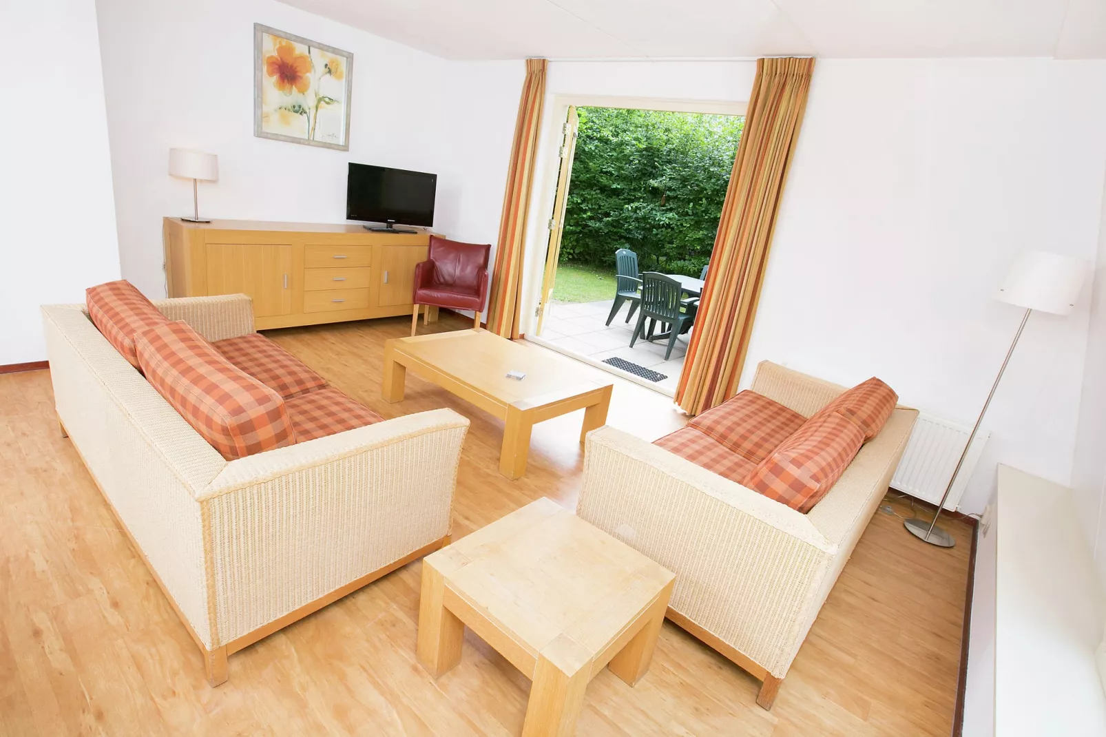 Bungalowpark Hoenderloo 2-Living room