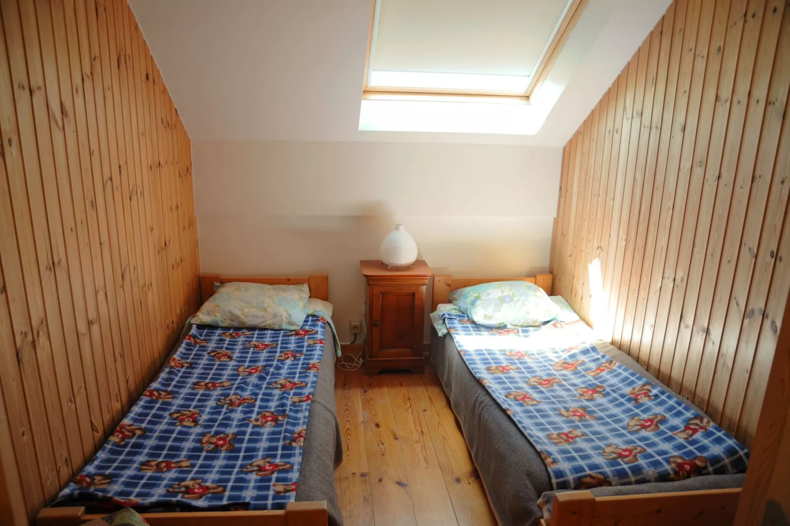 A cote de l'epicerie-Bedroom