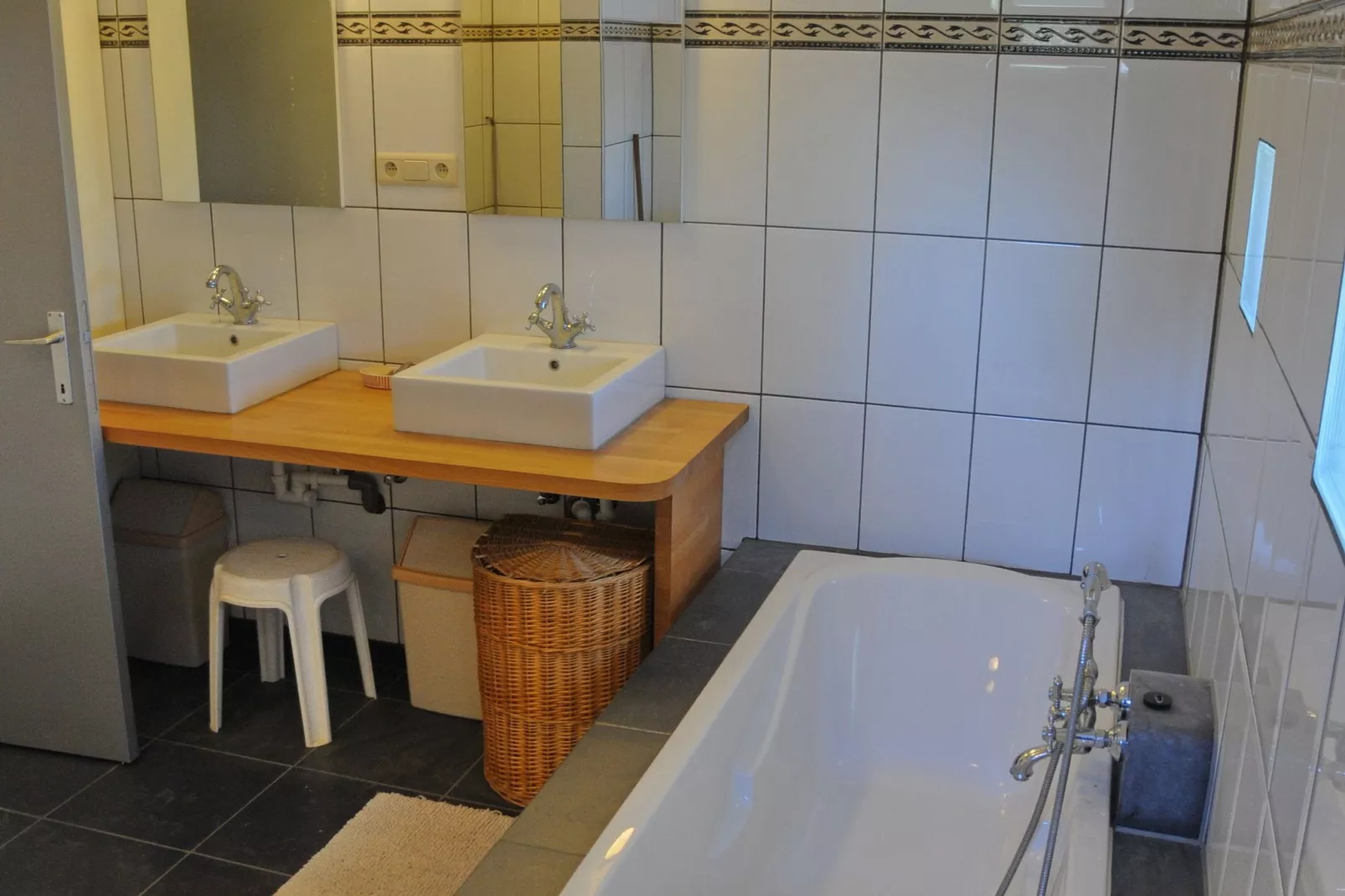 A cote de l'epicerie-Bathroom
