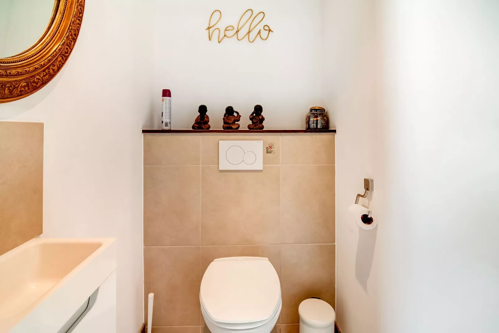 Les Pénates-Bathroom