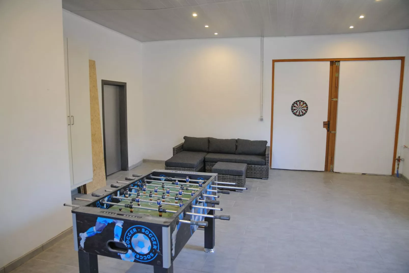 A cote de l'epicerie-Facilities