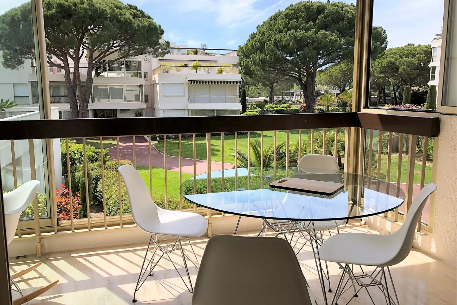 Sur la plage-Living room