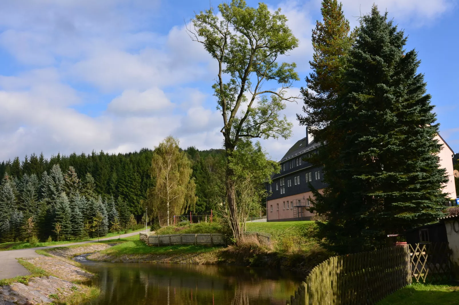 Ferienwohnung an der Talsperre Rauschenbach-Exterior summer