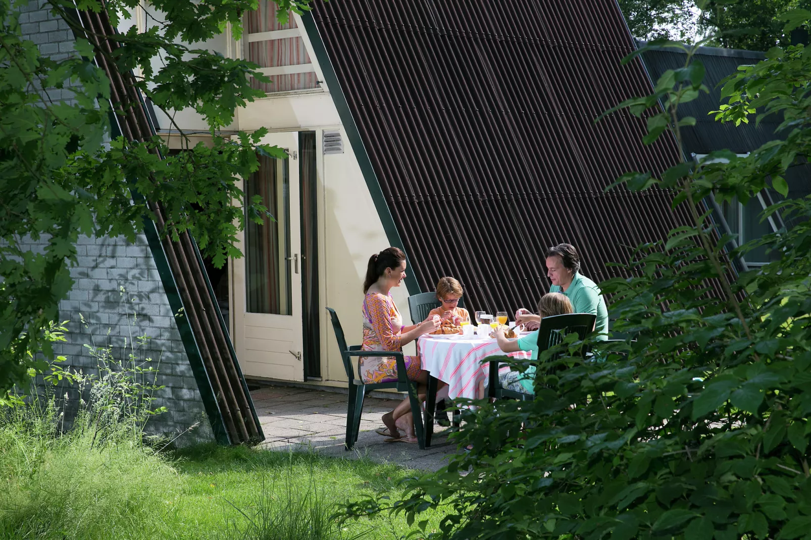 Bungalowpark Hoenderloo 3-Exterior summer
