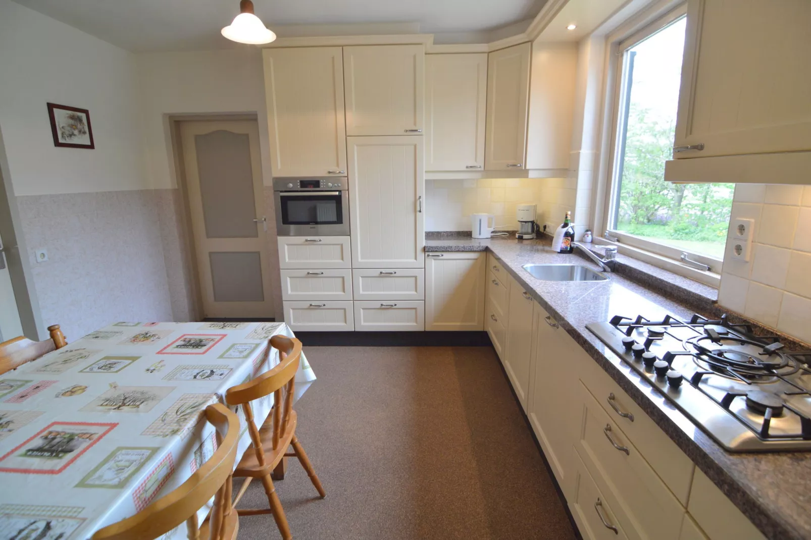 Paradiso-Kitchen