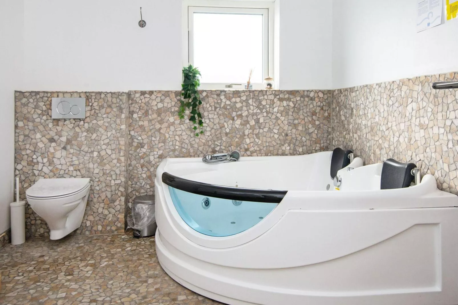 10 person holiday home in Rønde-By Traum-Spa