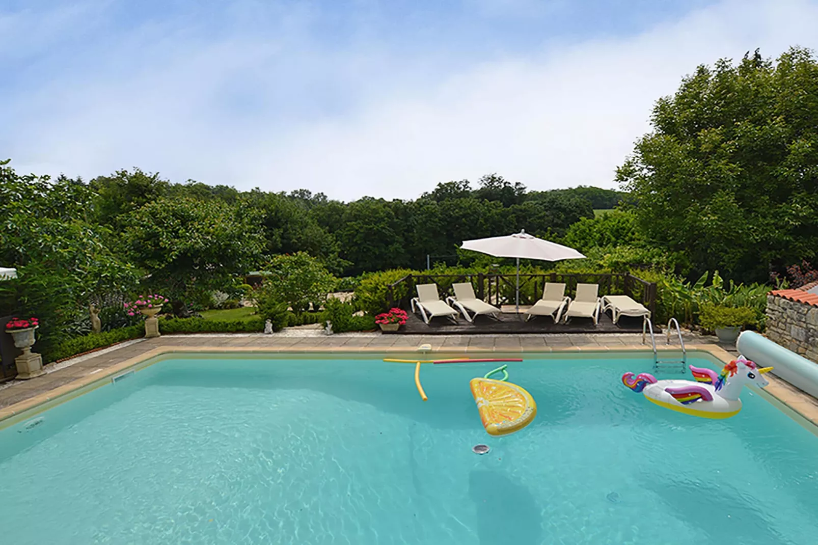 Maison fabuleuse avec piscine-View summer