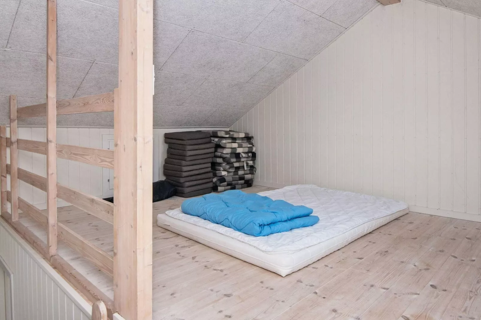 10 person holiday home in Rønde-By Traum-Indoor