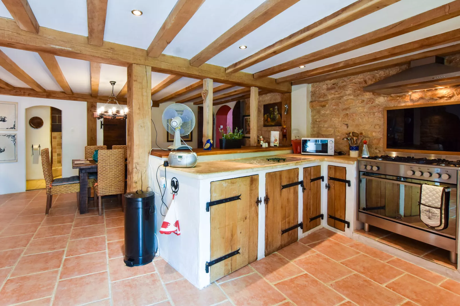 Maison fabuleuse avec piscine-Kitchen