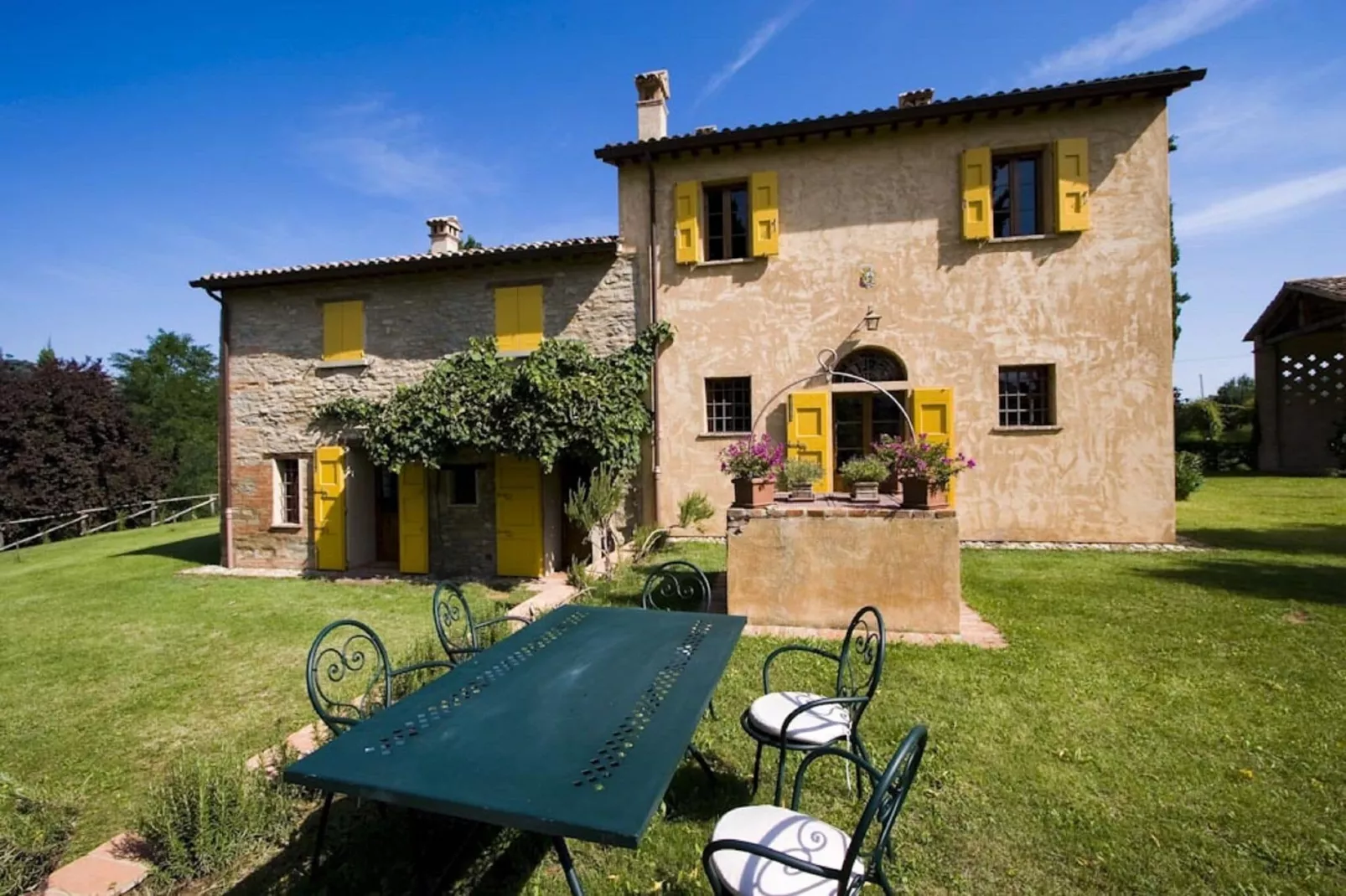 Ovello-Exterior summer