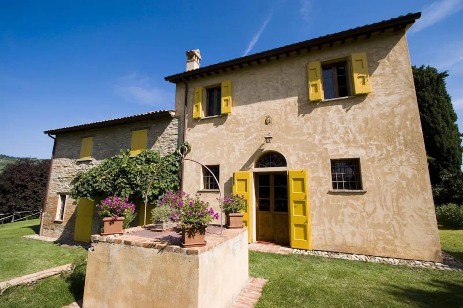 Ovello-Exterior summer